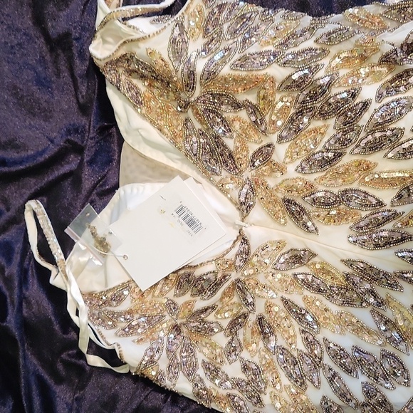 Macduggal Gold Leaf Sheath Gown 14 NWT 5107 - Picture 10 of 10